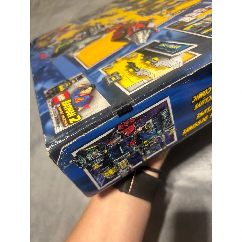 Retired Lego New Sealed LEGO DC Comics Super Heroes: The Batcave (6860)